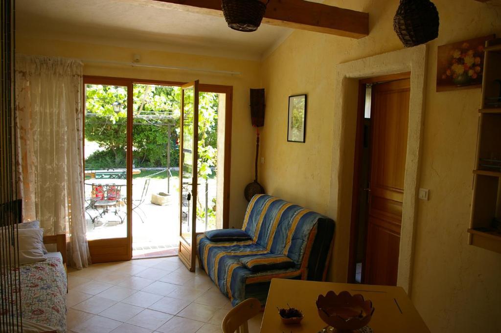 Gite La Paillote Montauroux Ngoại thất bức ảnh